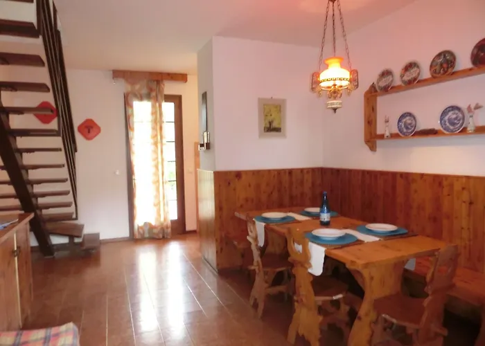 Welcoming In * Μπιμπιόνε